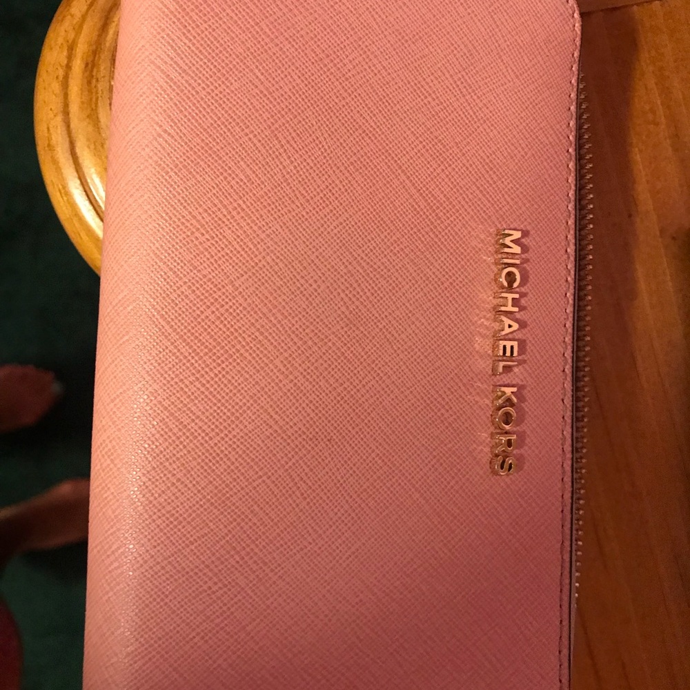 Micheal kors wallet